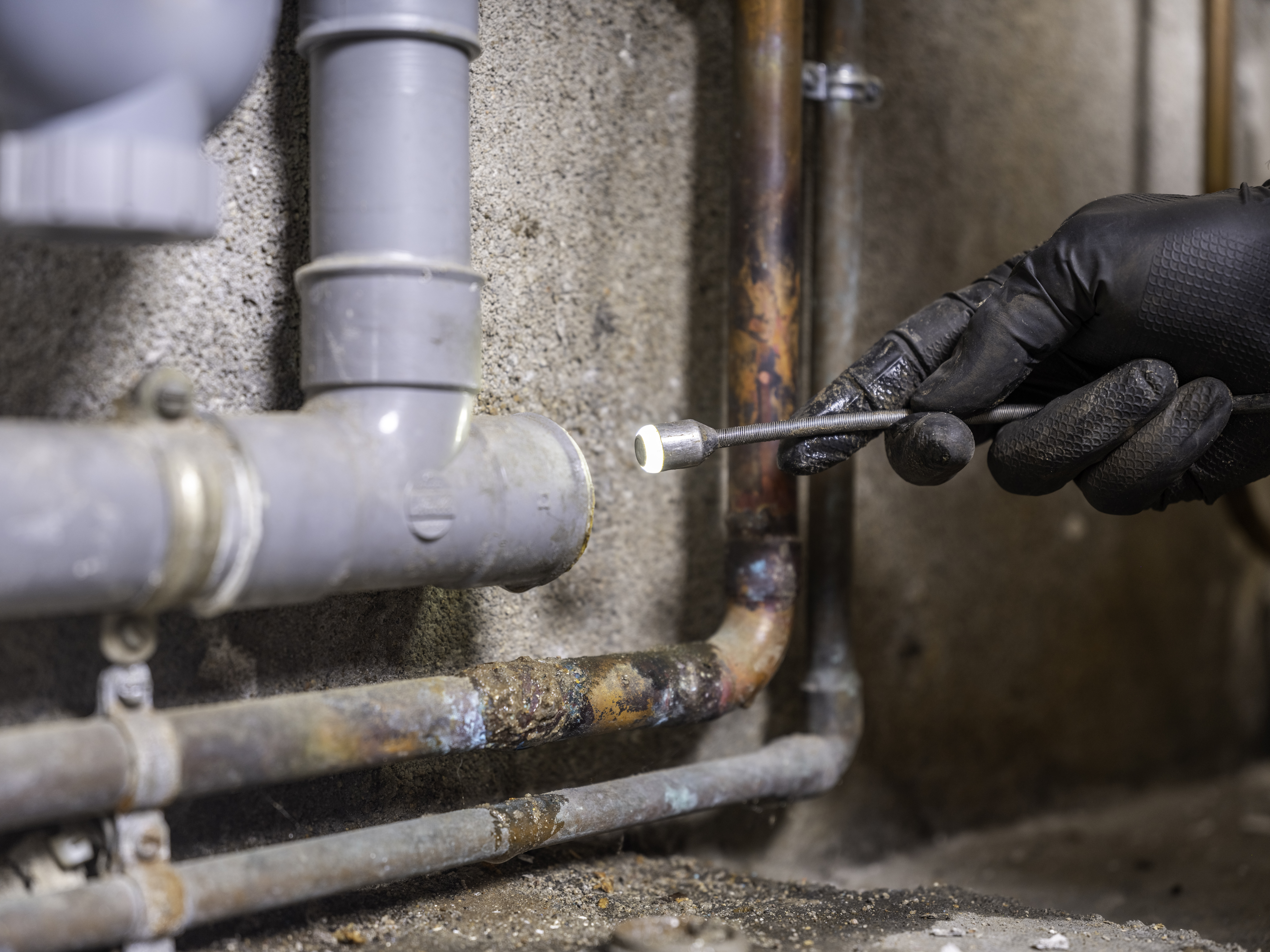 Refoulement de canalisation : que faire quand l’eau remonte ?